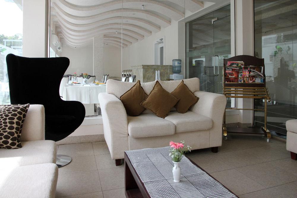 Royal Castle Hotel Negombo Exterior foto