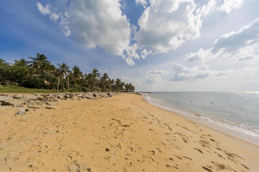 Royal Castle Hotel Negombo Exterior foto