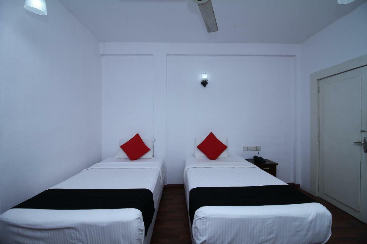 Royal Castle Hotel Negombo Exterior foto