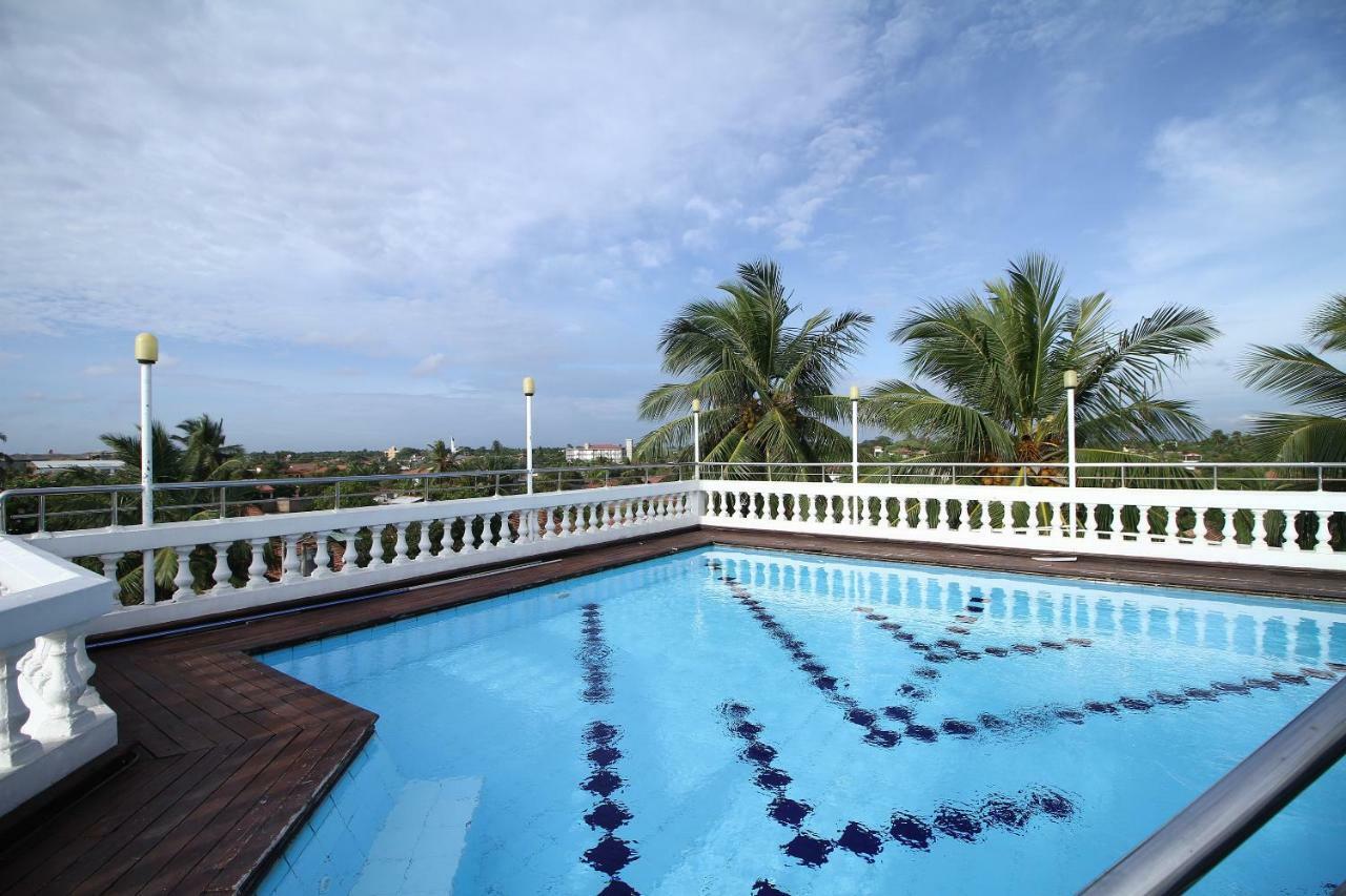 Royal Castle Hotel Negombo Exterior foto
